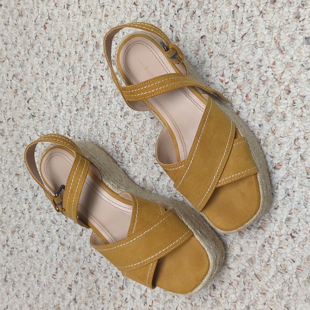 Bershka platform sandals mustard 40